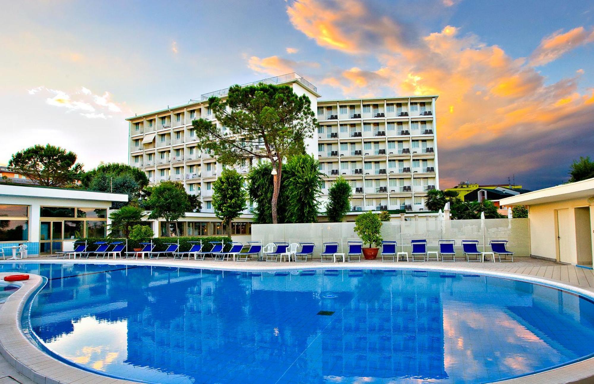 Hotel Abano Astoria Abano Terme Exterior photo